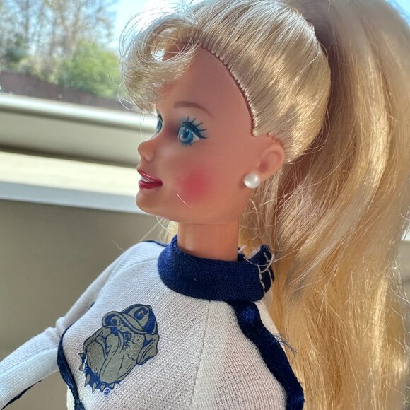 University Barbie Georgetown University Cheerleader Doll 1996 Mattel 17749 - Picture 11 of 13